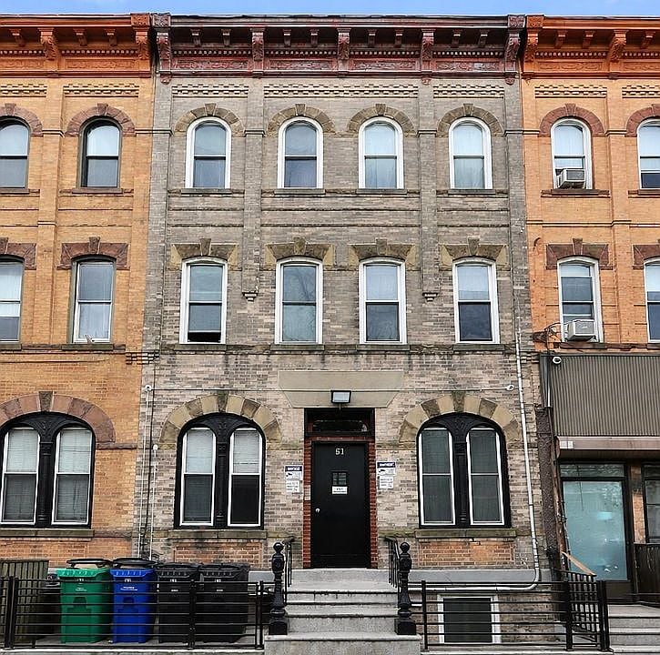 Listing photo